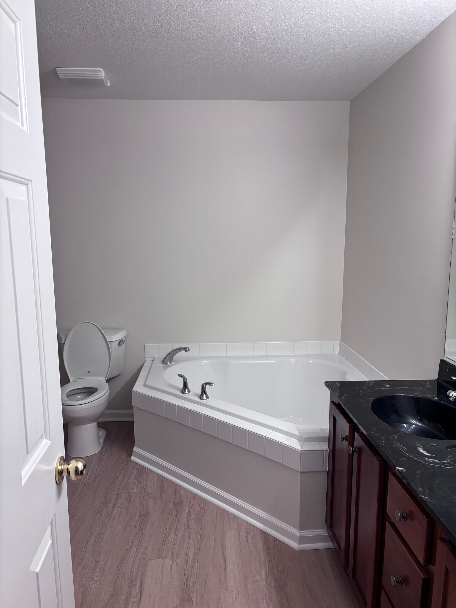 Building Photo - 83 Birkshire Way