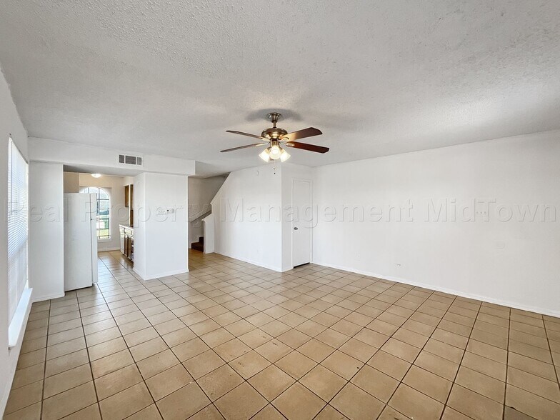 Building Photo - 2742 St George Pl