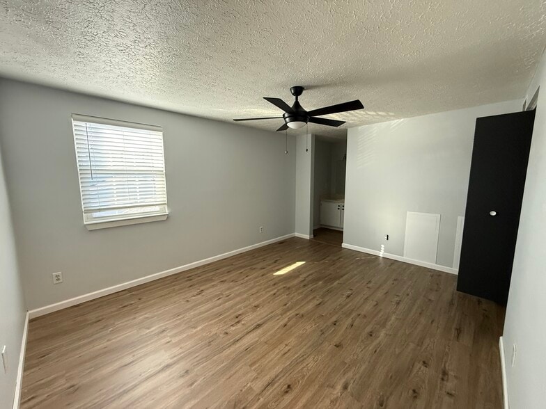 Building Photo - 1823 Worthington Run Dr