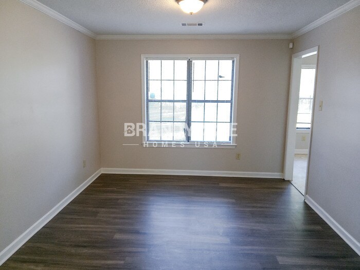 Building Photo - 4454 Mayo Ave