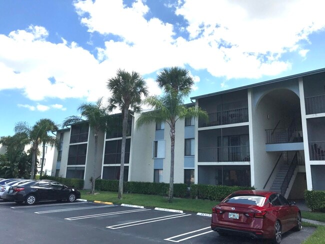 Building Photo - 1107 Green Pine Blvd