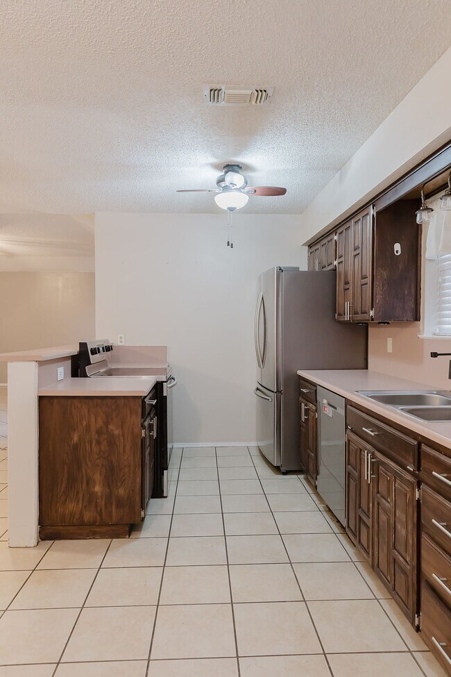 Building Photo - 1105 Gordon Blvd