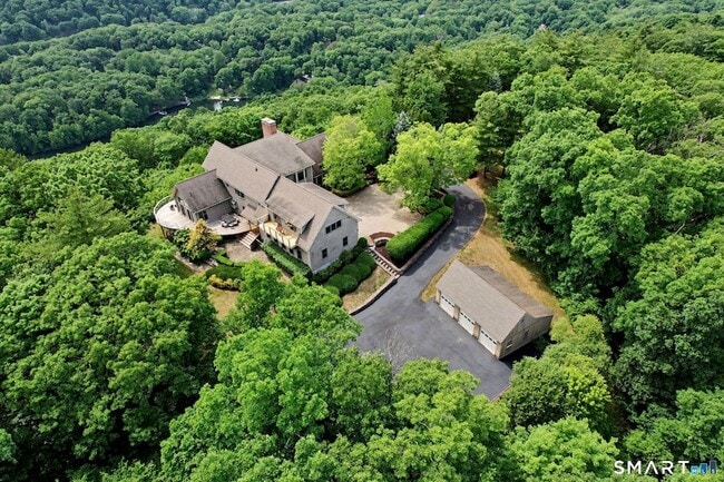 Building Photo - 12 Fox Run