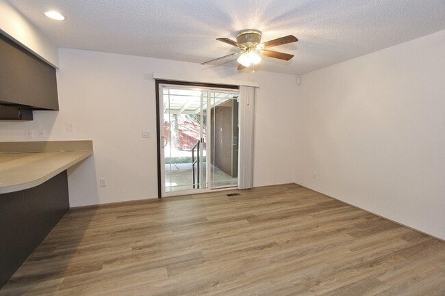 Building Photo - 2412 Robert Ave