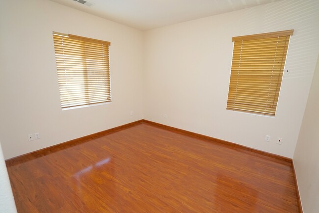 Building Photo - Creekside 4 Bedroom Home for Rent in Valen...