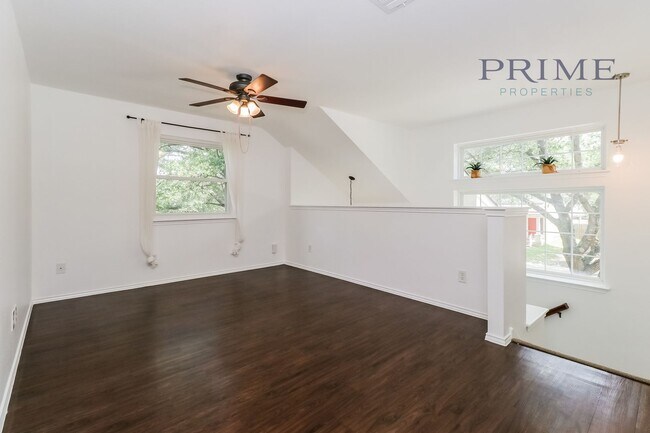 Building Photo - Amazing home ready to move in!