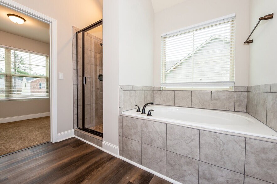 Building Photo - 1157 Pebble Ridge Dr