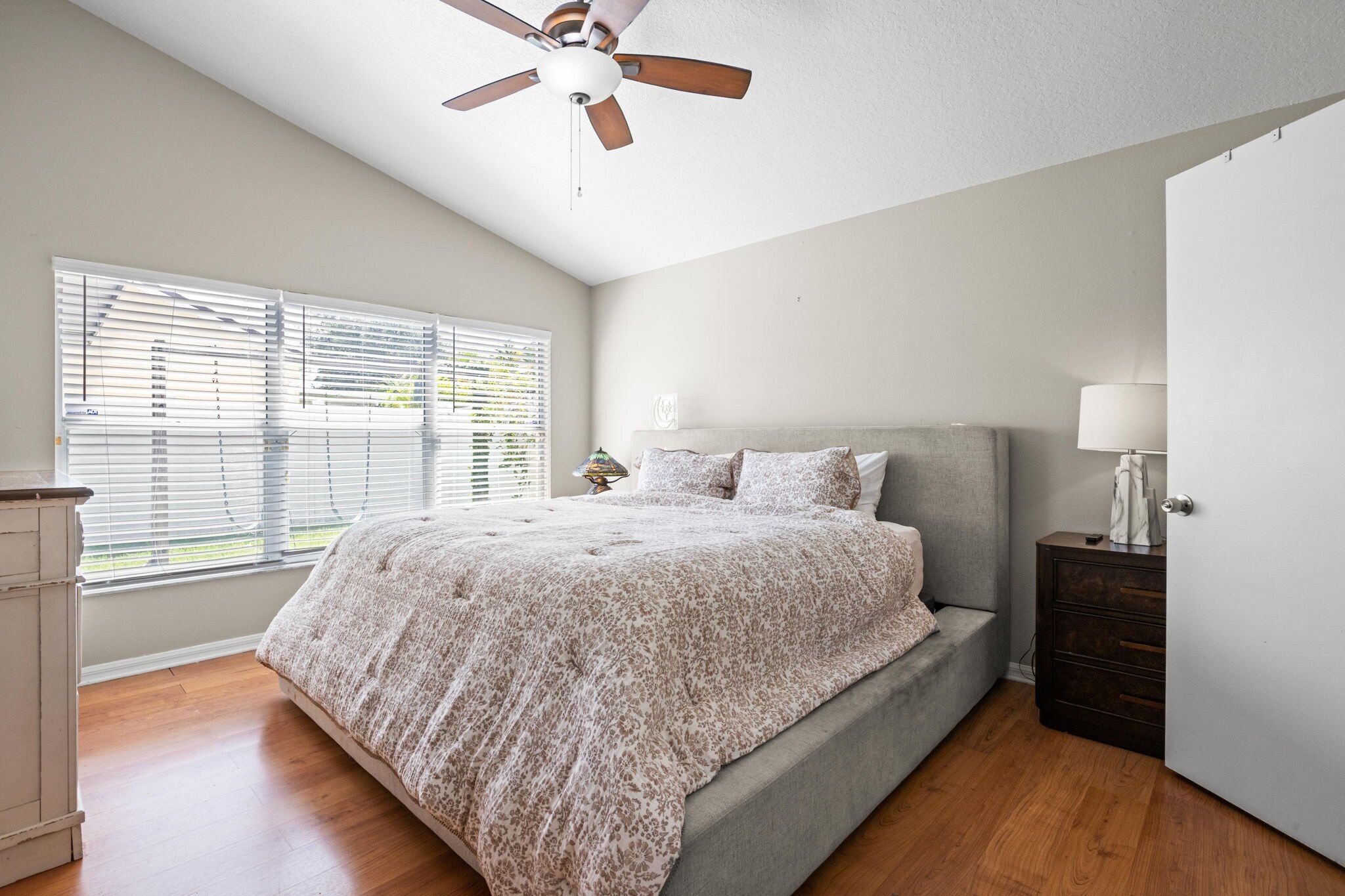 Building Photo - 18102 Leafwood Cir