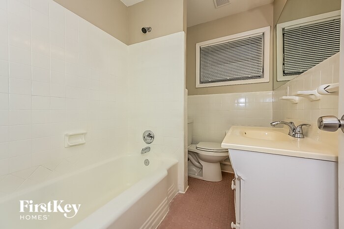 Building Photo - 4707 City View Dr