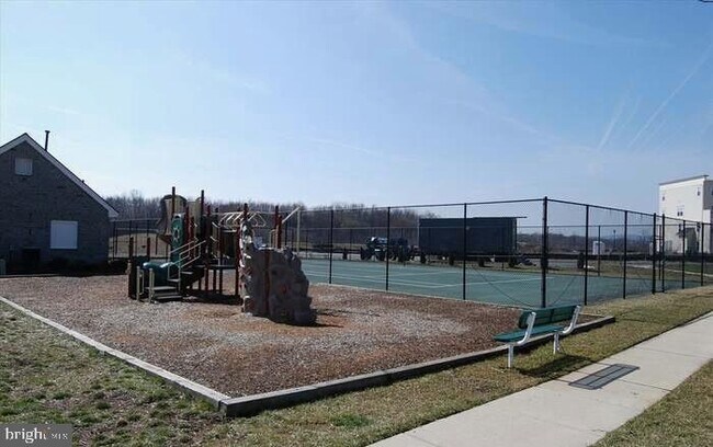 Building Photo - 1703 Aldin Ct