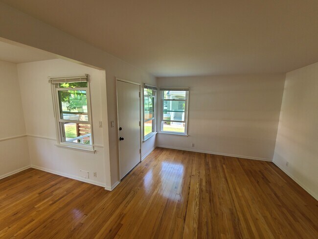 Living Room - 8377 Dunbarton Ave
