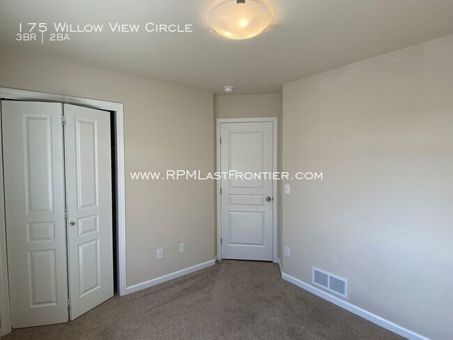 Building Photo - 175 Willow View Cir