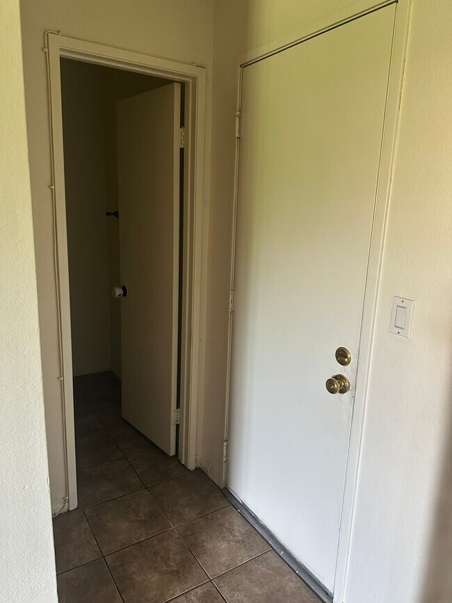 Building Photo - 1639 Orchid Ln