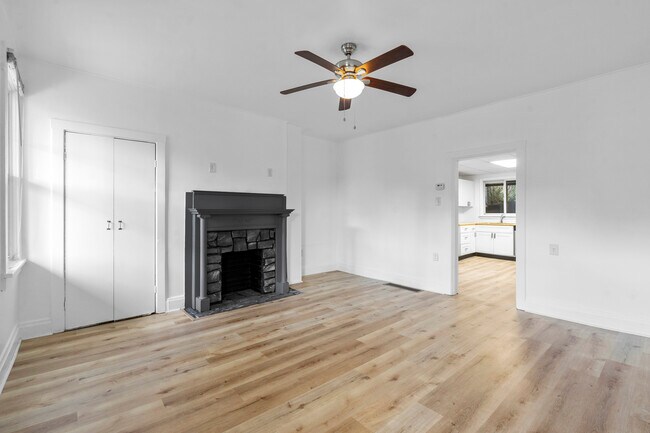 Building Photo - 2721 Berg St