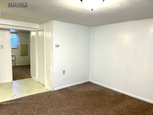 Building Photo - 800 Osage St