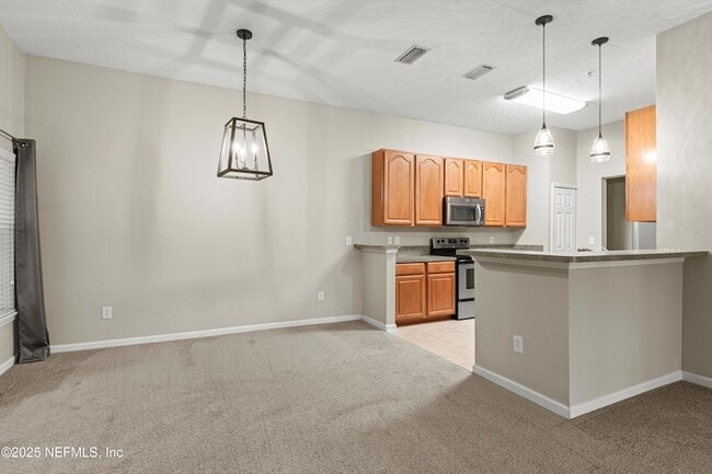 Building Photo - 7043 Deer Lodge Cir