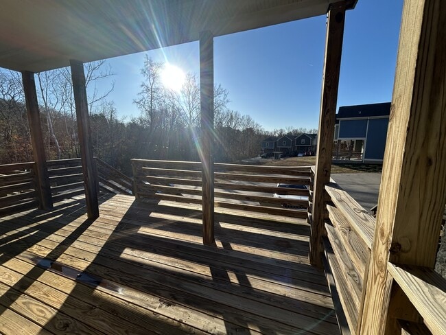 Building Photo - 222 Jasmine Row