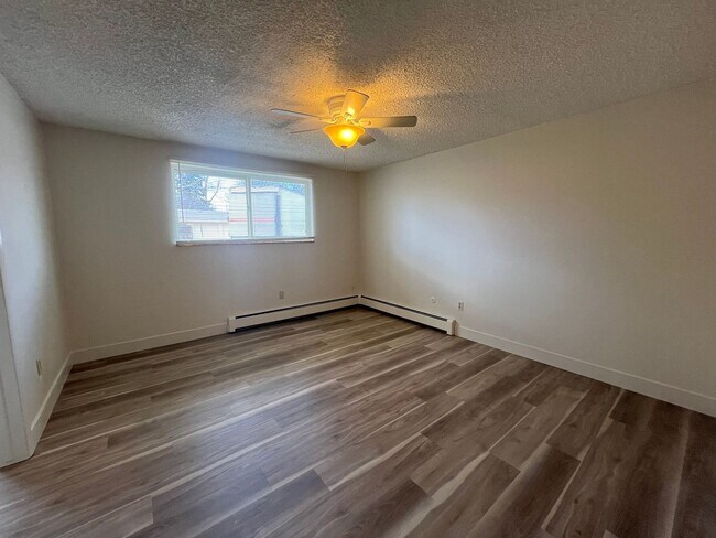 Building Photo - 10th Street Square Apartments