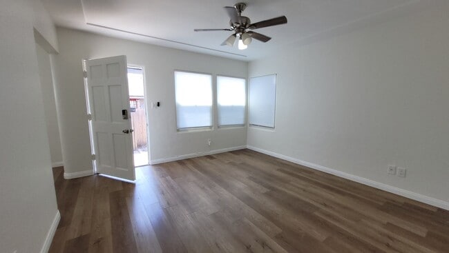 Building Photo - Newly Renovated Home