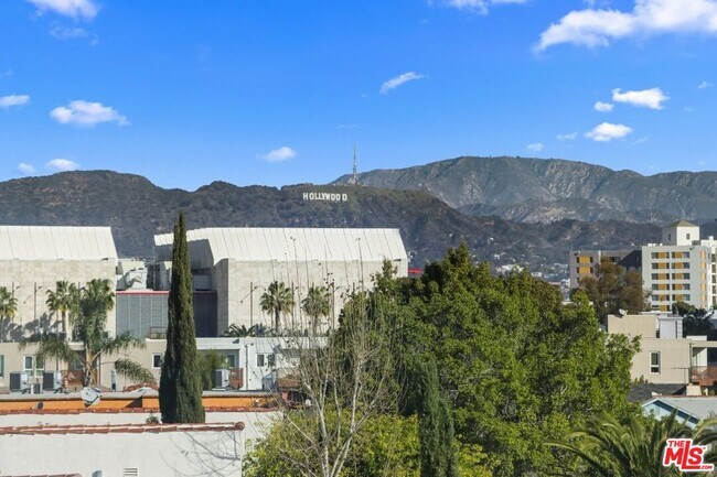 Building Photo - 938 Orange Grove Ave