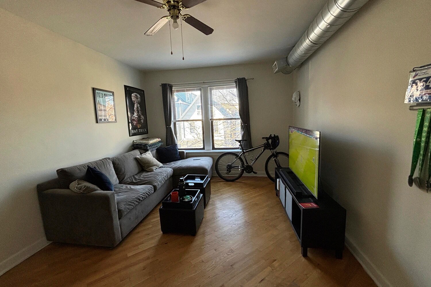 Building Photo - 3321 N Lakewood Ave