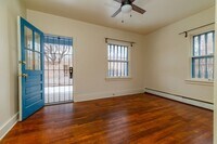 Building Photo - Acequia Madre -452