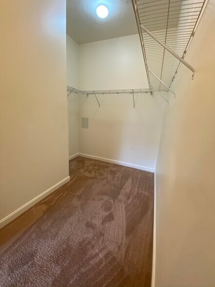 Building Photo - 106 Amber Ln