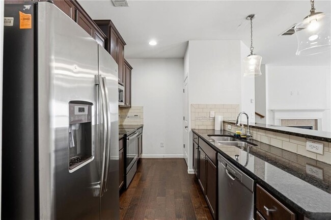 Building Photo - 4987 Longview Walk