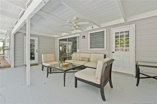 Building Photo - 530 S Manor Dr