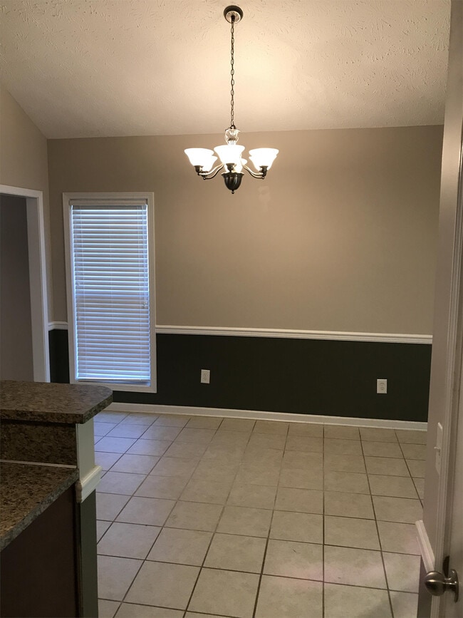 Building Photo - 25 Devonshire Dr