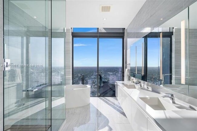 Building Photo - 88 SW 7th St