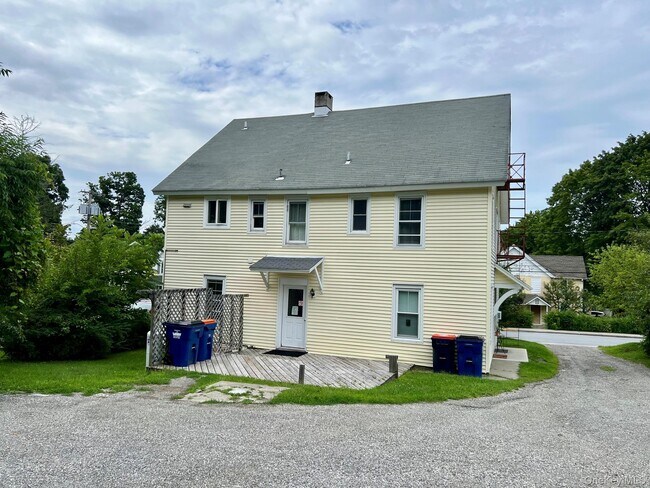 Building Photo - 12 Alden Pl