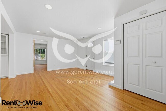 Building Photo - 190 Forest Knolls Dr