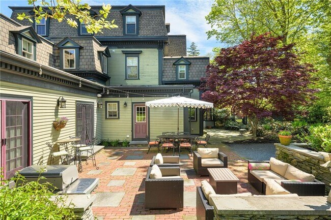 Building Photo - 287 Gibbs Ave