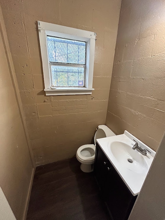 Building Photo - 110 W 21st Ave