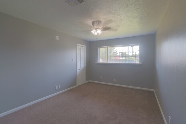 Building Photo - 3118 Flamborough Dr