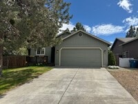 Building Photo - Single level home close to the hospital