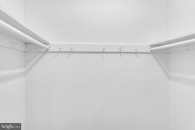 Building Photo - 6137 Leesburg Pike