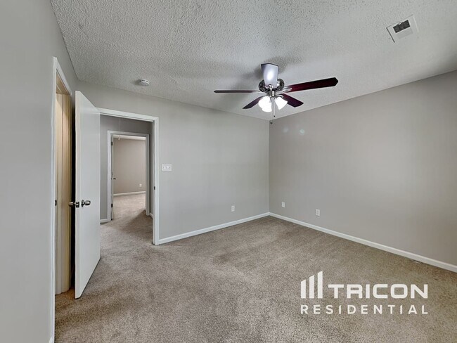 Building Photo - 6303 McIntyre Ridge Dr