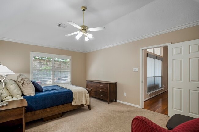 Building Photo - 9631 Bavaria Dr