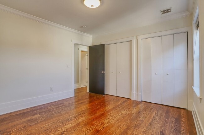 Building Photo - 40 Grant St