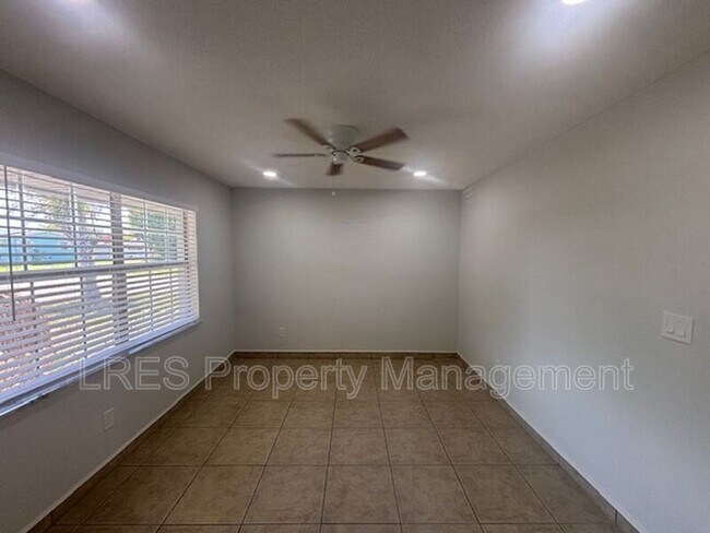 Building Photo - 1031 Columbia Ave