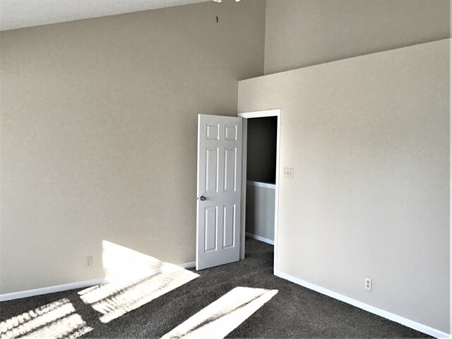 Building Photo - 1131 Clark Dr