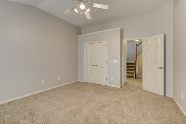 Building Photo - 3004 Helmsdale Ln