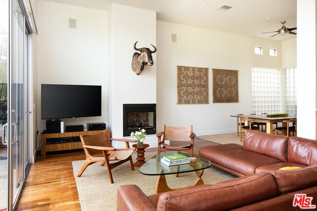 Building Photo - 2217 Grand Canal