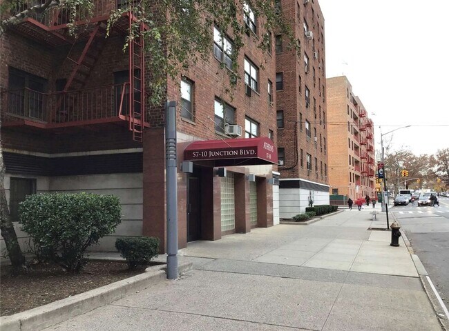 Primary Photo - 5710 Junction Blvd