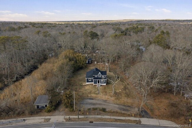 Building Photo - 452 Montauk Hwy