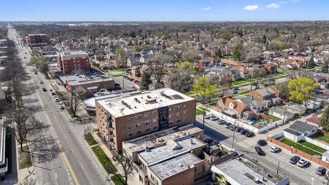 Building Photo - 1601 N 76th Ct