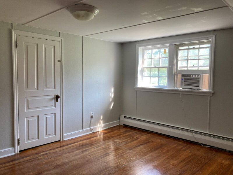 Building Photo - 389 Weinsteiger Rd