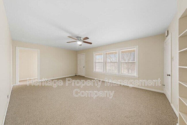 Building Photo - 231 Alexander Hamilton Dr